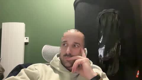 Snapshot of matthias24 chatting on March 5, 1:01 am M online show from March 5, 1:01 am