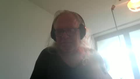 Snapshot of matthy60 chatting on October 7, 6:43 am Matthias online show from October 7, 6:43 am