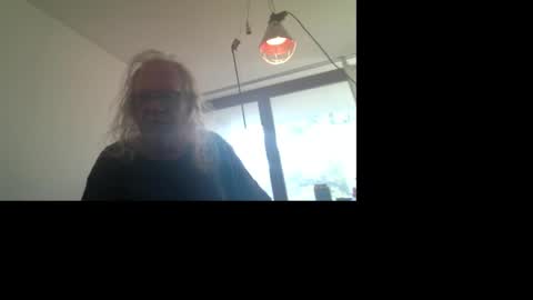 Snapshot of matthy60 chatting on October 18, 7:31 am Matthias online show from October 18, 7:31 am
