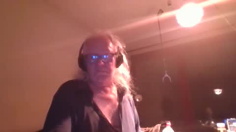 Snapshot of matthy60 chatting on October 25, 4:53 am Matthias online show from October 25, 4:53 am