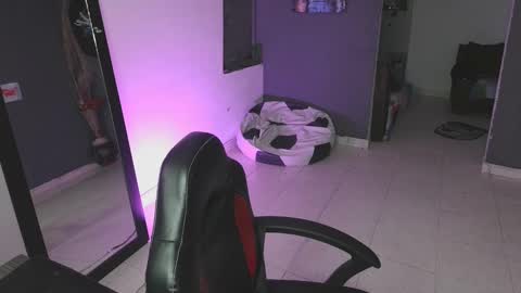 mattias     online show from February 28, 3:15 am