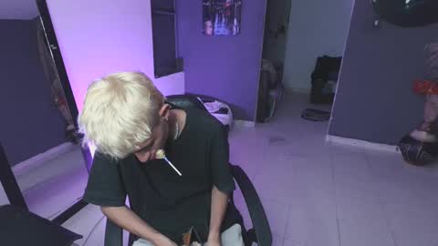 mattias     online show from February 28, 6:21 am