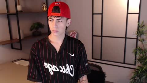 Snapshot of mattideluca chatting on December 19, 11:39 am Matti online show from December 19, 11:39 am