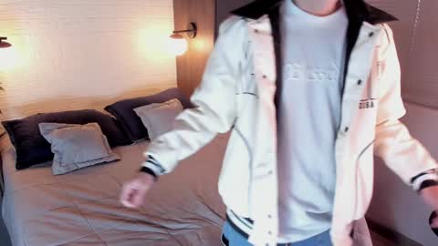 Snapshot of mattideluca chatting on December 21, 11:33 am Matti online show from December 21, 11:33 am