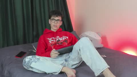 Snapshot of mattideluca chatting on December 15, 4:17 am Matti online show from December 15, 4:17 am