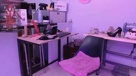 Snapshot of mattilda_18 chatting on September 24, 8:12 pm mattilda_18 online show from September 24, 8:12 pm