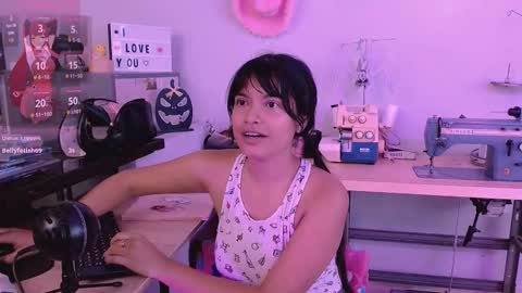 Snapshot of mattilda_18 chatting on October 1, 8:59 pm mattilda_18 online show from October 1, 8:59 pm