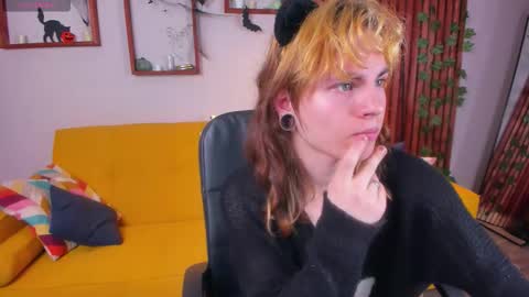 mattmarnee online show from November 4, 10:36 am