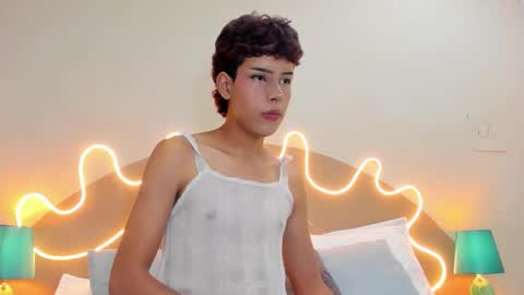 Snapshot of matty_jhons chatting on October 9, 7:45 pm M A T T Y online show from October 9, 7:45 pm