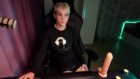 Snapshot of mattyaiden chatting on January 18, 6:32 pm Matty Aiden online show from January 18, 6:32 pm