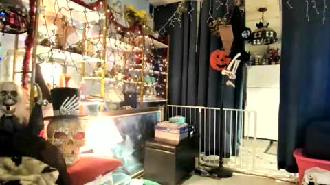 Snapshot of mature_angel chatting on October 28, 3:10 am mature_angel online show from October 28, 3:10 am