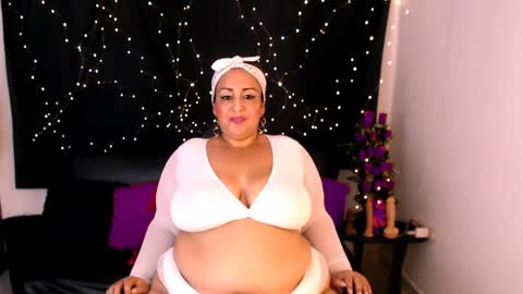 Snapshot of mature_bigtitx chatting on April 8, 4:01 am Daniella online show from April 8, 4:01 am