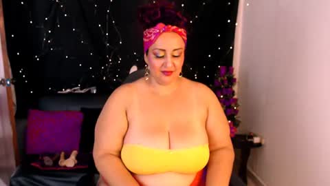 Snapshot of mature_bigtitx chatting on July 7, 4:44 pm Daniella online show from July 7, 4:44 pm