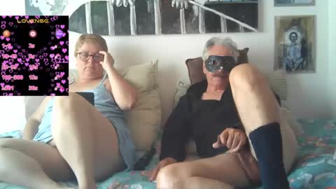 Snapshot of mature_couple_wild_2 chatting on September 13, 3:23 pm DominikFrank online show from September 13, 3:23 pm