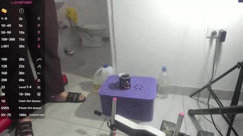 danna mature online show from April 21, 12:00 pm