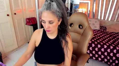 Sexy Hot Mature Sophy online show from May 8, 7:19 pm