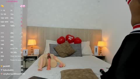 Vayolet Castro online show from February 18, 1:43 am