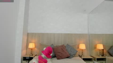 Vayolet Castro online show from April 21, 11:16 am