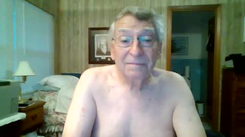 Snapshot of maturecouple1954 chatting on April 30, 11:27 am SXECPL55 at G mail Dot Com online show from April 30, 11:27 am