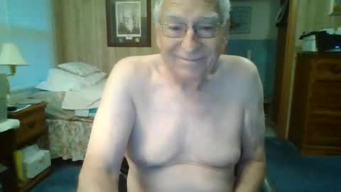 Snapshot of maturecouple1954 chatting on June 5, 10:43 am SXECPL55 at G mail Dot Com online show from June 5, 10:43 am