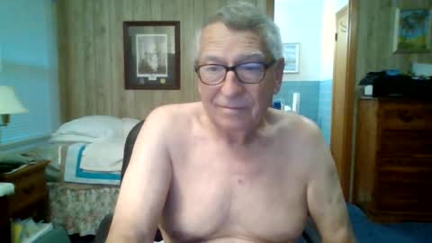 Snapshot of maturecouple1954 chatting on August 4, 11:13 am SXECPL55 at G mail Dot Com online show from August 4, 11:13 am