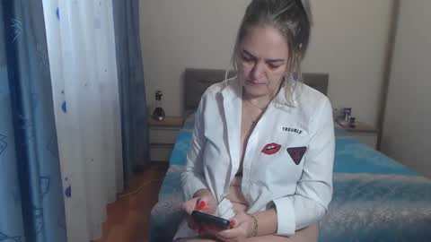 maturediana online show from January 4, 6:30 am