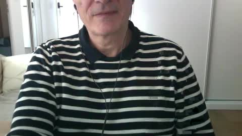 Snapshot of maturehotman chatting on December 7, 1:18 pm maturehotman online show from December 7, 1:18 pm