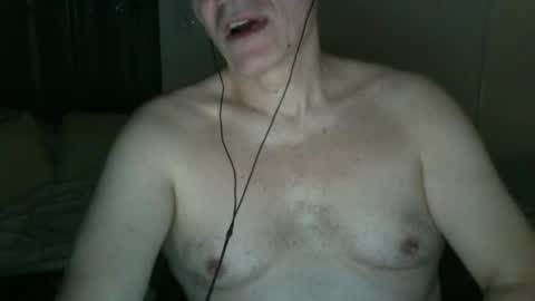 Snapshot of maturehotman chatting on February 4, 7:22 pm maturehotman online show from February 4, 7:22 pm