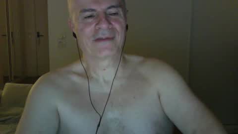 Snapshot of maturehotman chatting on February 5, 5:41 am maturehotman online show from February 5, 5:41 am