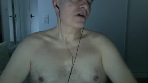 Snapshot of maturehotman chatting on March 2, 6:37 am maturehotman online show from March 2, 6:37 am