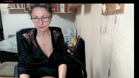 Snapshot of maturekate chatting on September 12, 6:35 am maturekate online show from September 12, 6:35 am