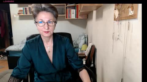 Snapshot of maturekate chatting on September 18, 6:15 am maturekate online show from September 18, 6:15 am