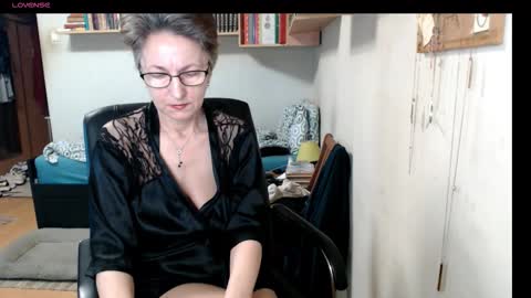 Snapshot of maturekate chatting on September 19, 6:37 am maturekate online show from September 19, 6:37 am