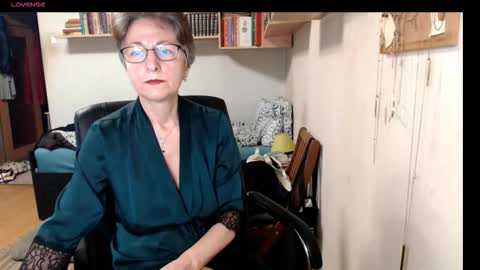 Snapshot of maturekate chatting on September 22, 6:15 am maturekate online show from September 22, 6:15 am