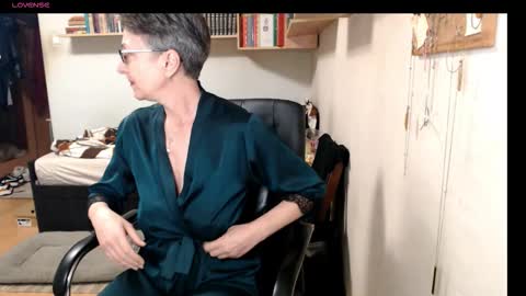 Snapshot of maturekate chatting on October 4, 7:17 am maturekate online show from October 4, 7:17 am