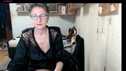 Snapshot of maturekate chatting on October 5, 7:07 am maturekate online show from October 5, 7:07 am