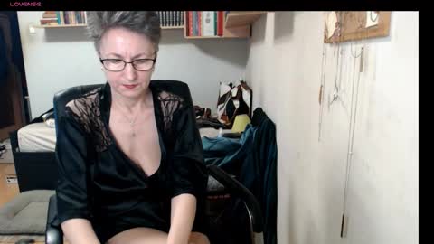 Snapshot of maturekate chatting on October 13, 6:35 am maturekate online show from October 13, 6:35 am