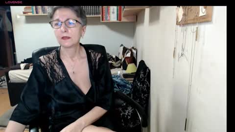 Snapshot of maturekate chatting on October 17, 6:38 am maturekate online show from October 17, 6:38 am