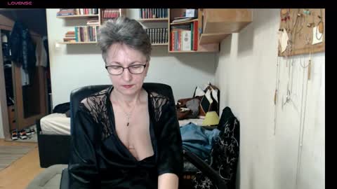 Snapshot of maturekate chatting on October 18, 5:32 am maturekate online show from October 18, 5:32 am