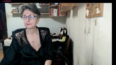 Snapshot of maturekate chatting on October 25, 5:48 am maturekate online show from October 25, 5:48 am