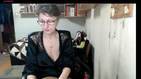 Snapshot of maturekate chatting on October 26, 6:52 am maturekate online show from October 26, 6:52 am