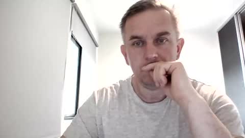 Snapshot of matureontheedge chatting on May 9, 7:02 am matureontheedge online show from May 9, 7:02 am
