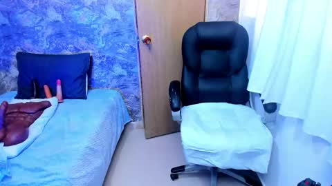 maturepure_ online show from April 17, 6:44 pm