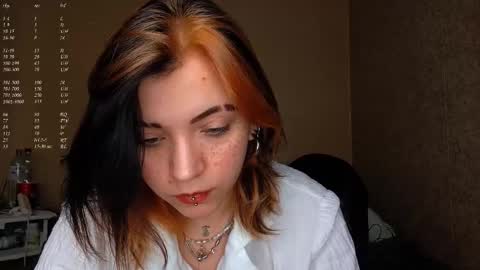 Mia online show from March 4, 11:16 am