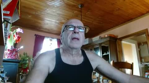 Maurice online show from January 1, 2:20 pm