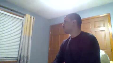 Snapshot of mauricescott chatting on April 2, 2:42 am mauricescott online show from April 2, 2:42 am