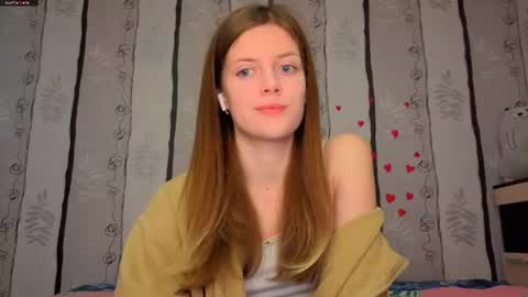 Snapshot of maurineneverman chatting on June 29, 8:20 am Lucy online show from June 29, 8:20 am