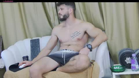 Snapshot of mauro_real_man chatting on October 24, 6:26 pm mauro_real_man online show from October 24, 6:26 pm