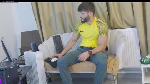 Snapshot of mauro_real_man chatting on November 6, 6:53 pm mauro_real_man online show from November 6, 6:53 pm