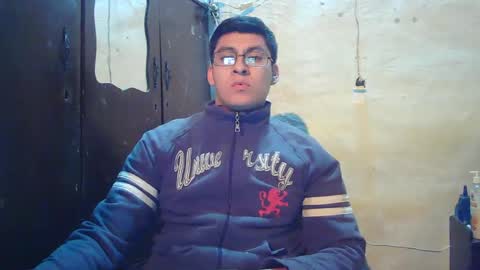 Snapshot of maurodirty chatting on February 9, 6:54 am Mauro online show from February 9, 6:54 am